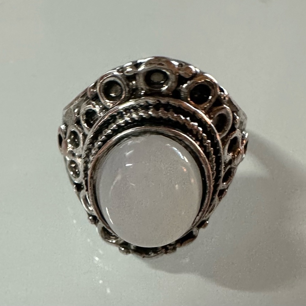 Vintage Bali Style 925 Sterling Silver White Moonstone Ring Size 7 Ornate Boho - Picture 5 of 8
